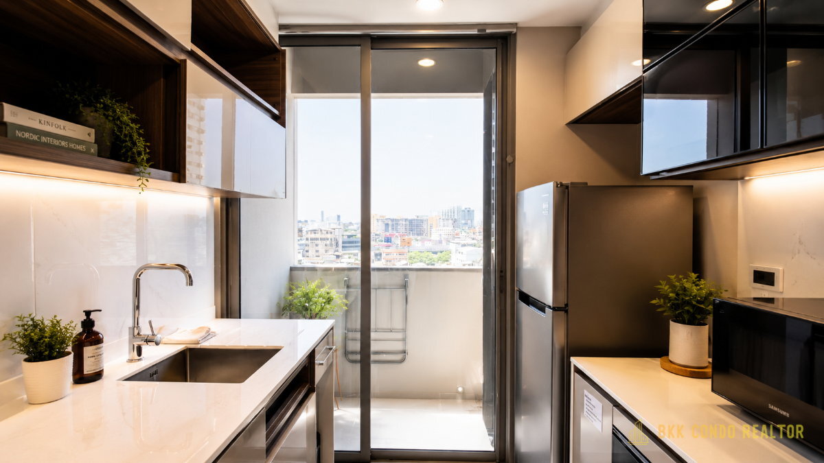 a11624-03 1-Bedroom Condo for Rent at The Room Rama 4 (44 sqm) — Phra Khanong BTS