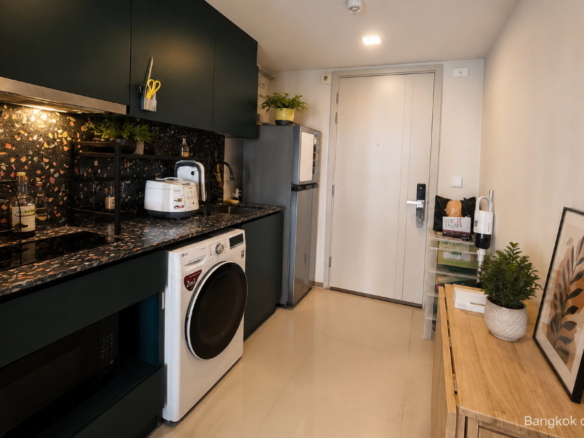 Studio Condo for Rent at The Base Sukhumvit 50 (25.7 sqm) — On Nut BTS
