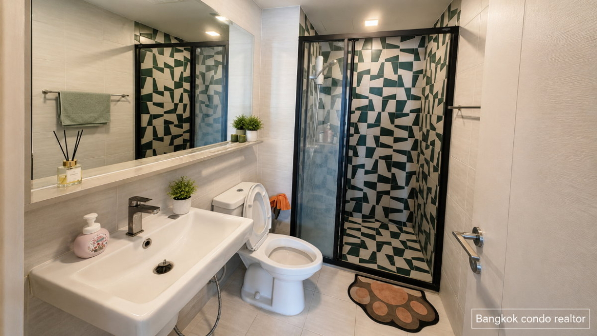 Studio Condo for Rent at The Base Sukhumvit 50 (25.7 sqm) — On Nut BTS