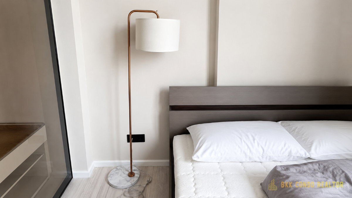a11982-04 1-Bedroom Condo for Rent at The Room Phayathai (28 sqm) — Phaya Thai BTS