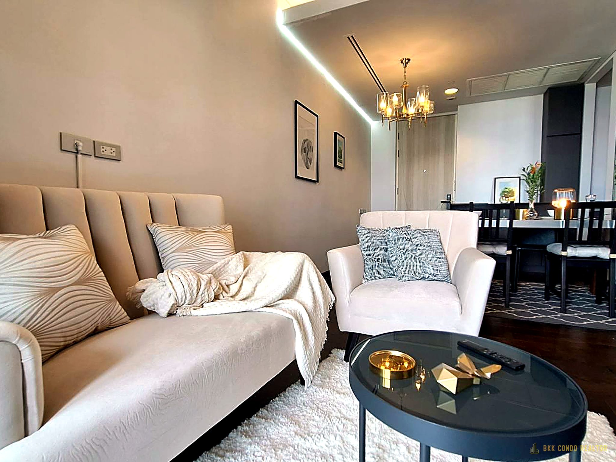 2-Bedroom Condo for Rent at Lumpini 24 (55 sqm) — Phrom Phong BTS