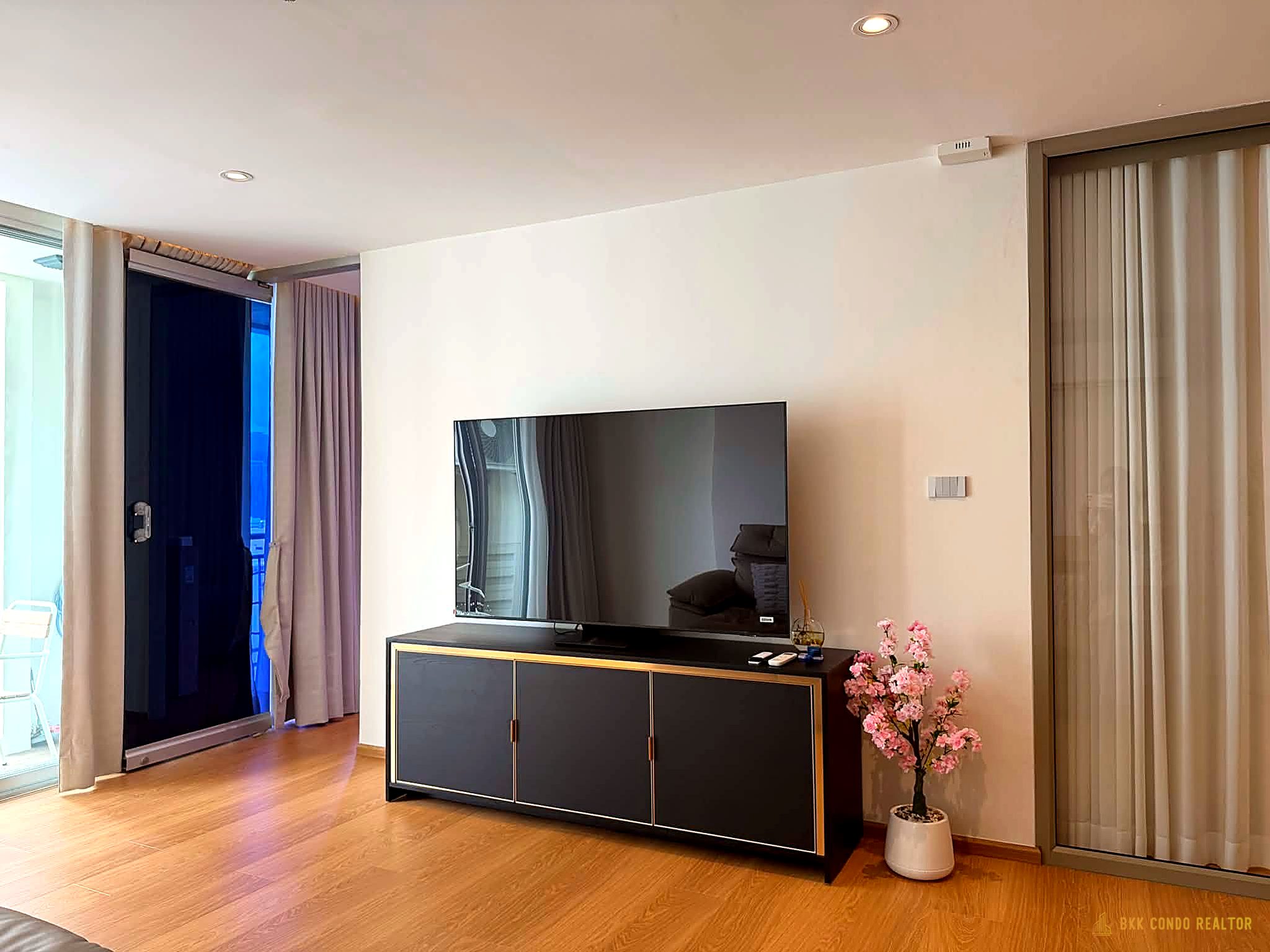 2-Bedroom Condo for Rent at Asoke Place (80 sqm) — Asoke BTS