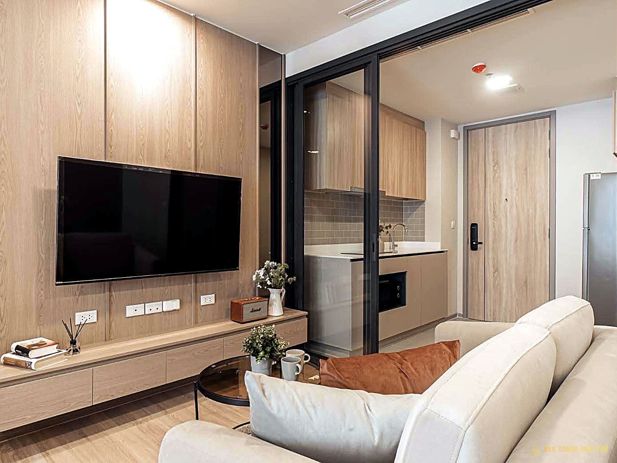 1-Bedroom Condo for Rent at XT Phayathai (42 sqm) — Phaya Thai BTS