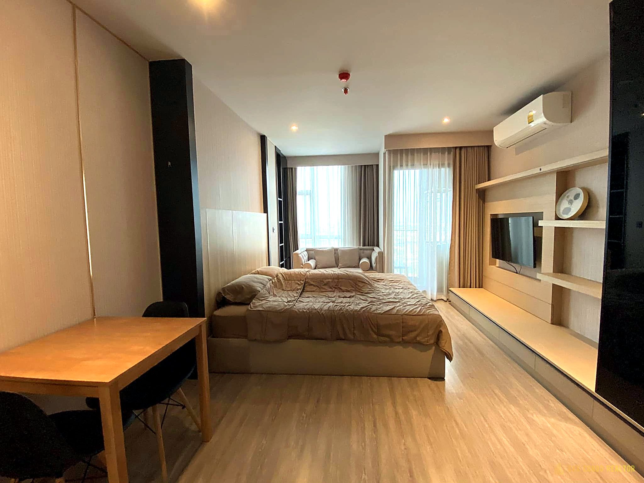 Studio Condo for Rent at Rhythm Ekkamai (32 sqm) — Ekkamai BTS