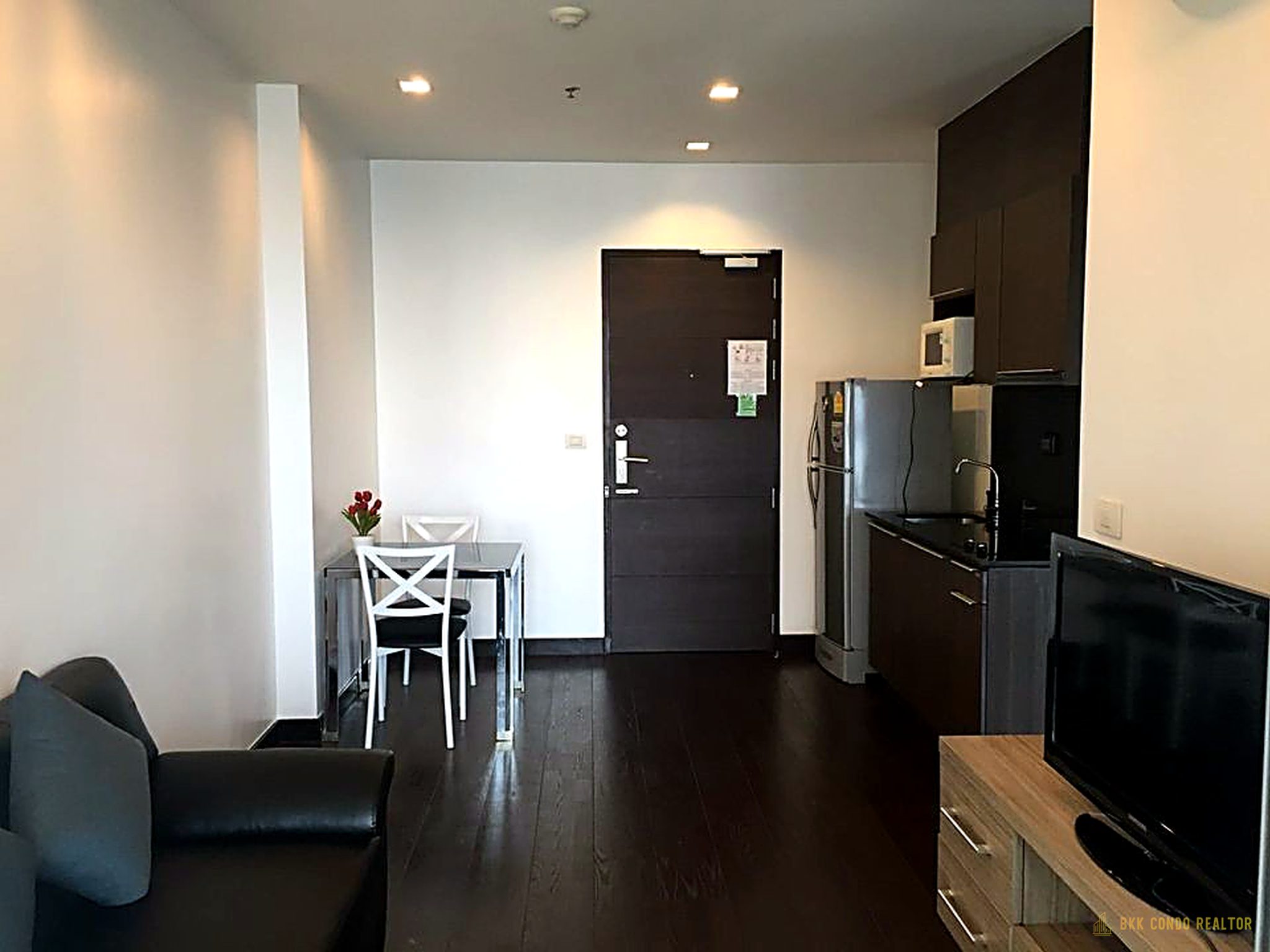 1-Bedroom Condo for Rent at IDEO Q Phayathai (50 sqm) — Phaya Thai BTS