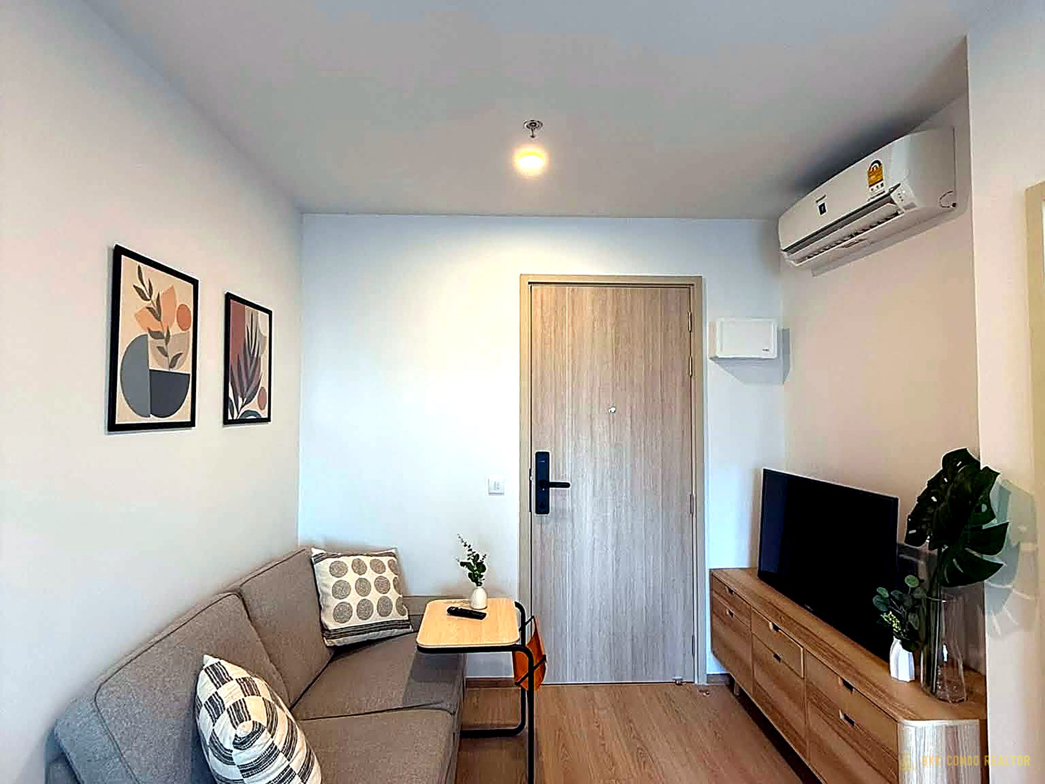 1-Bedroom Condo for Rent at Life Rama4 – Asoke (32 sqm) — MRT Queen Sirikit National Convention Centre