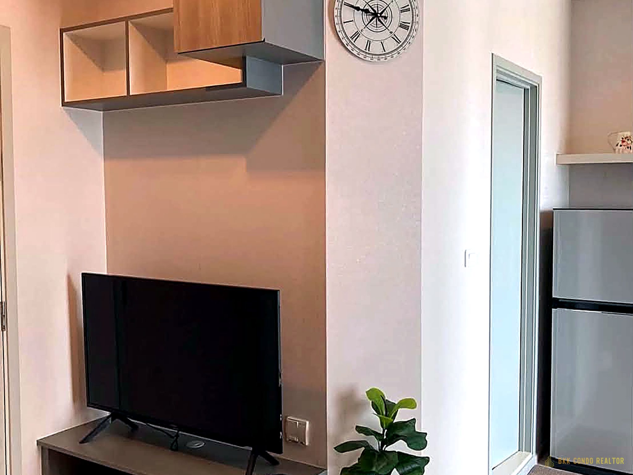 Studio Condo for Rent at IDEO Mobi Eastpoint (22 sqm) — Bangna BTS