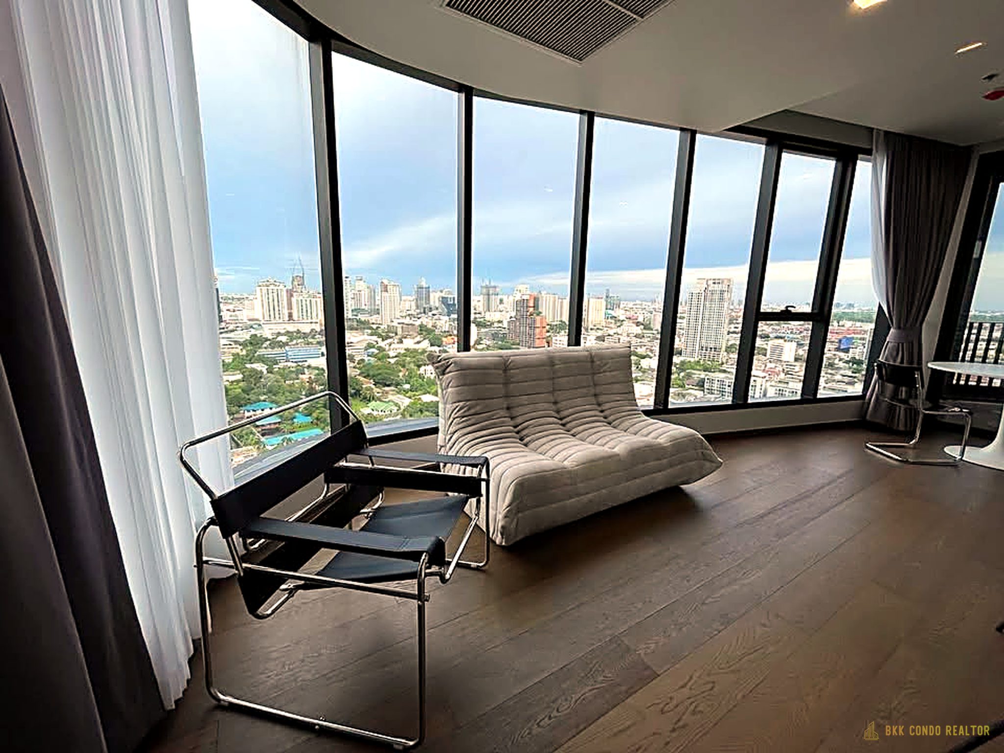 1-Bedroom Condo for Rent at IDEO Q Sukhumvit 36 (50 sqm) — Thonglor BTS