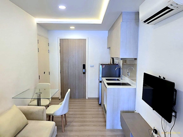 1-Bedroom Condo for Rent at Vtara Sukhumvit 36 (29 sqm) — Thonglor BTS