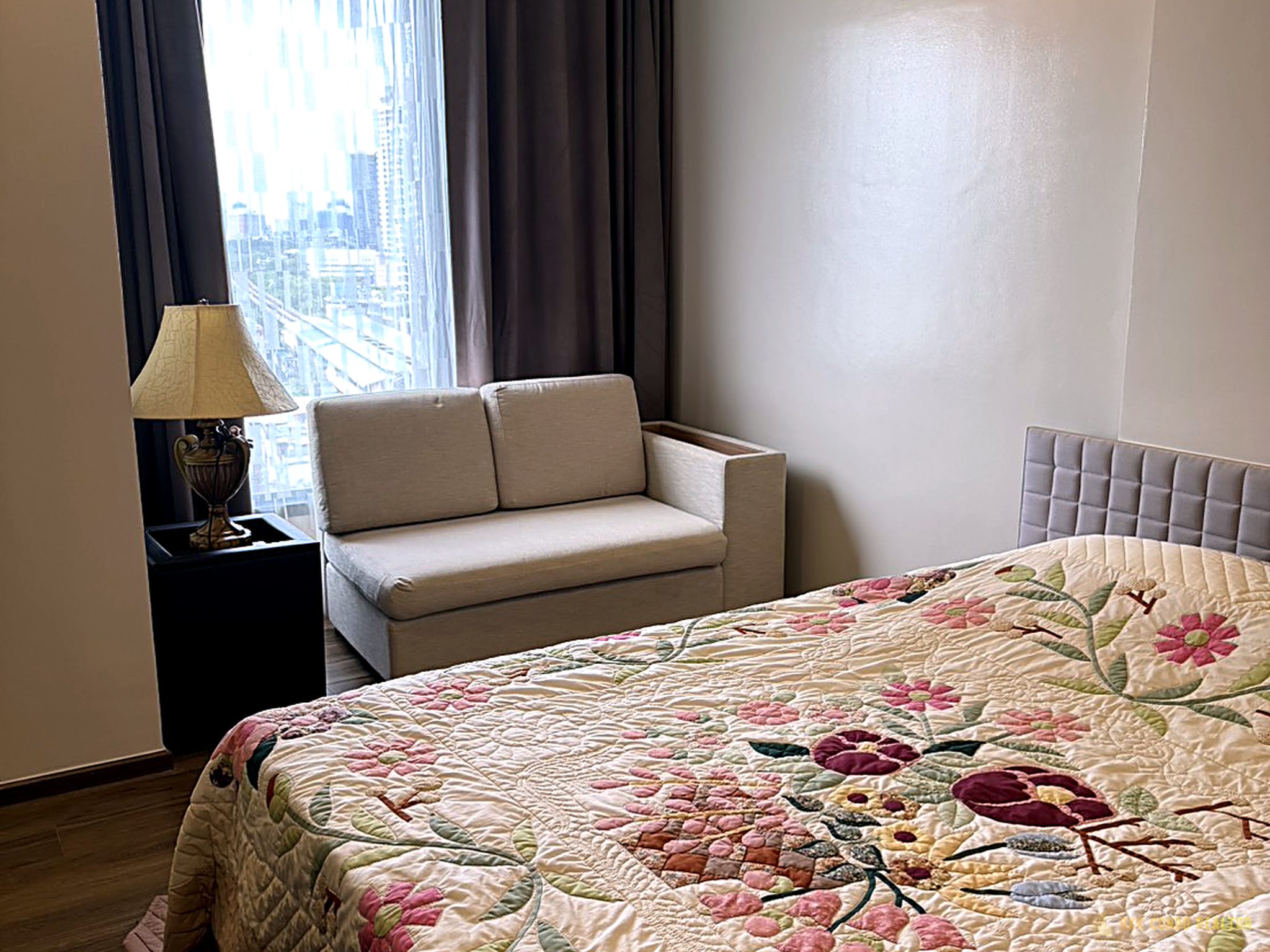 1-Bedroom Condo for Rent at Onyx Phaholyothin (40.48 sqm) — Saphan Khwai BTS