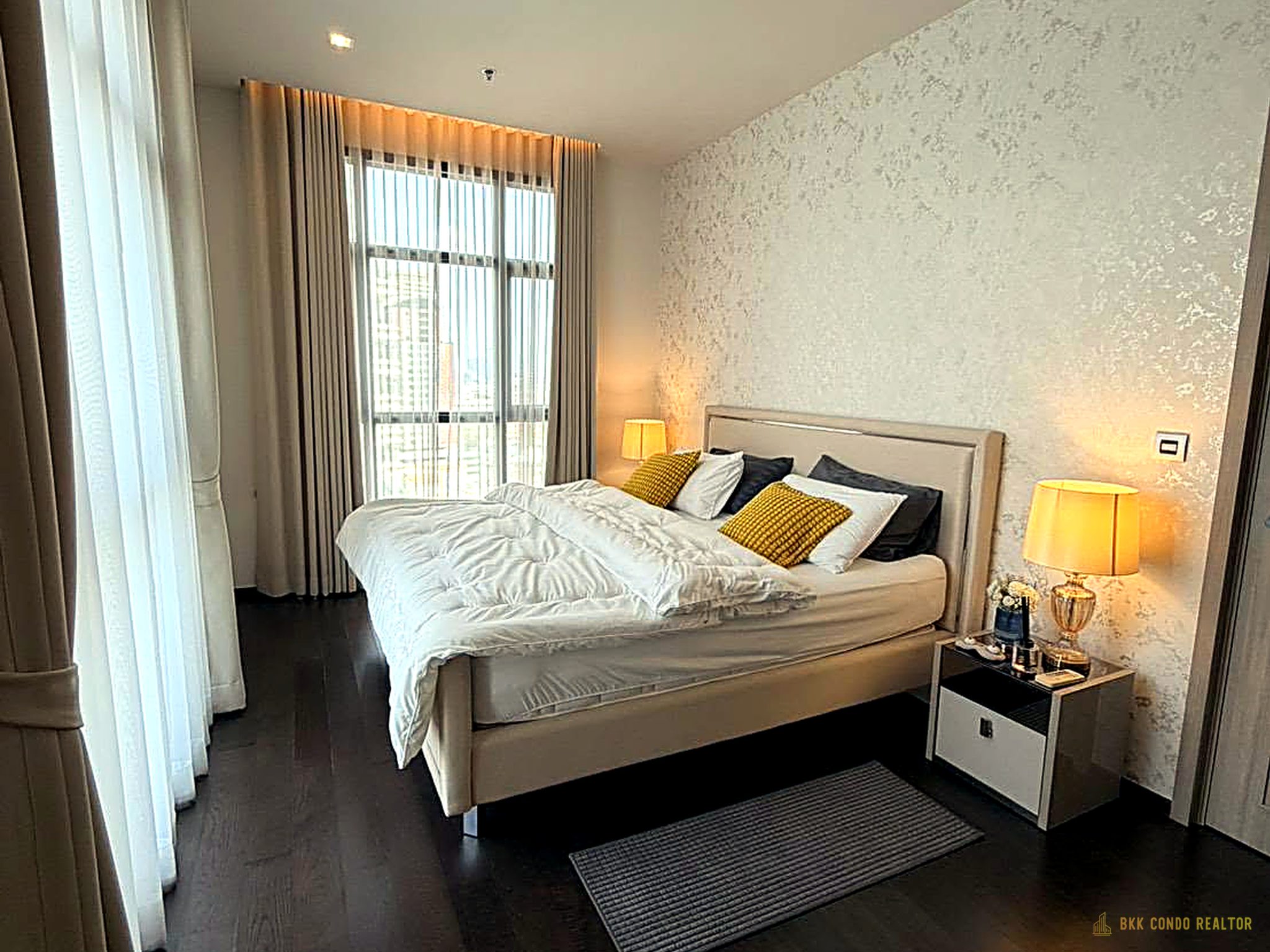 1-Bedroom Condo for Rent at The XXXIX By Sansiri (55 sqm) — Phrom Phong BTS