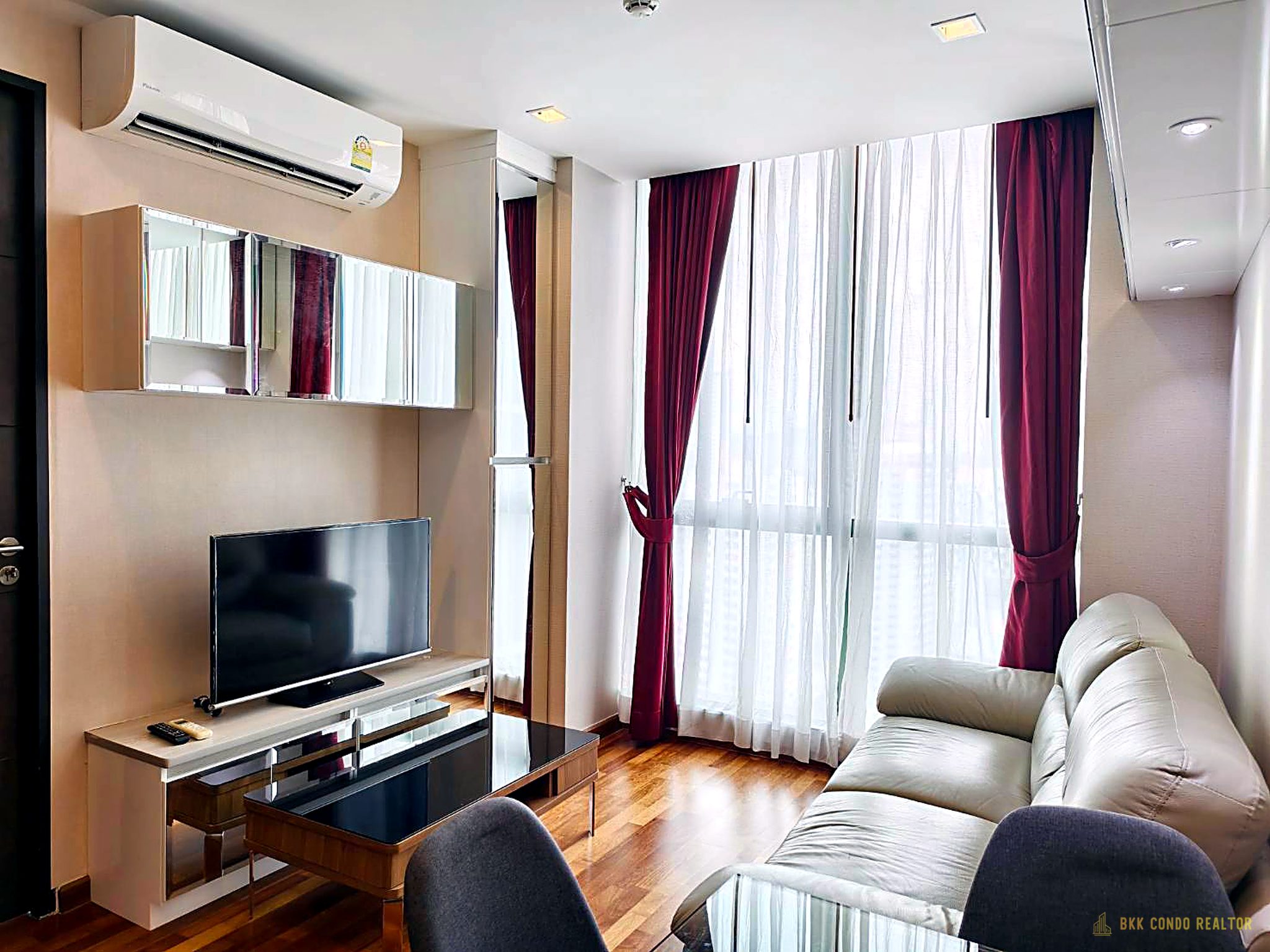 2-Bedroom Condo for Rent at Wish Signature Midtown Siam (42 sqm) — Ratchathewi BTS