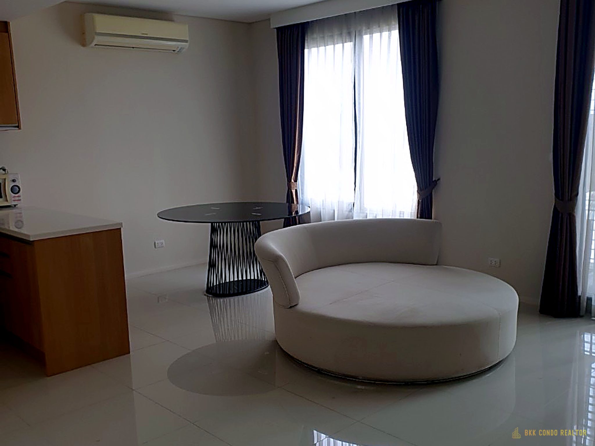 Duplex 1-Bedroom Condo for Rent at Villa Asoke — Phetchaburi MRT