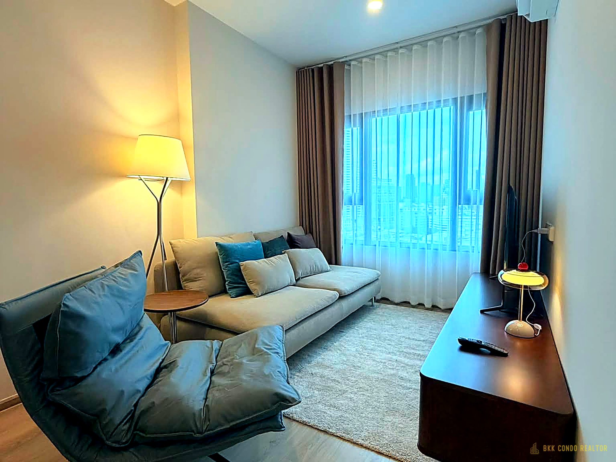 1-Bedroom Condo for Rent at Life Rama4 – Asoke (32 sqm) — Queen Sirikit MRT