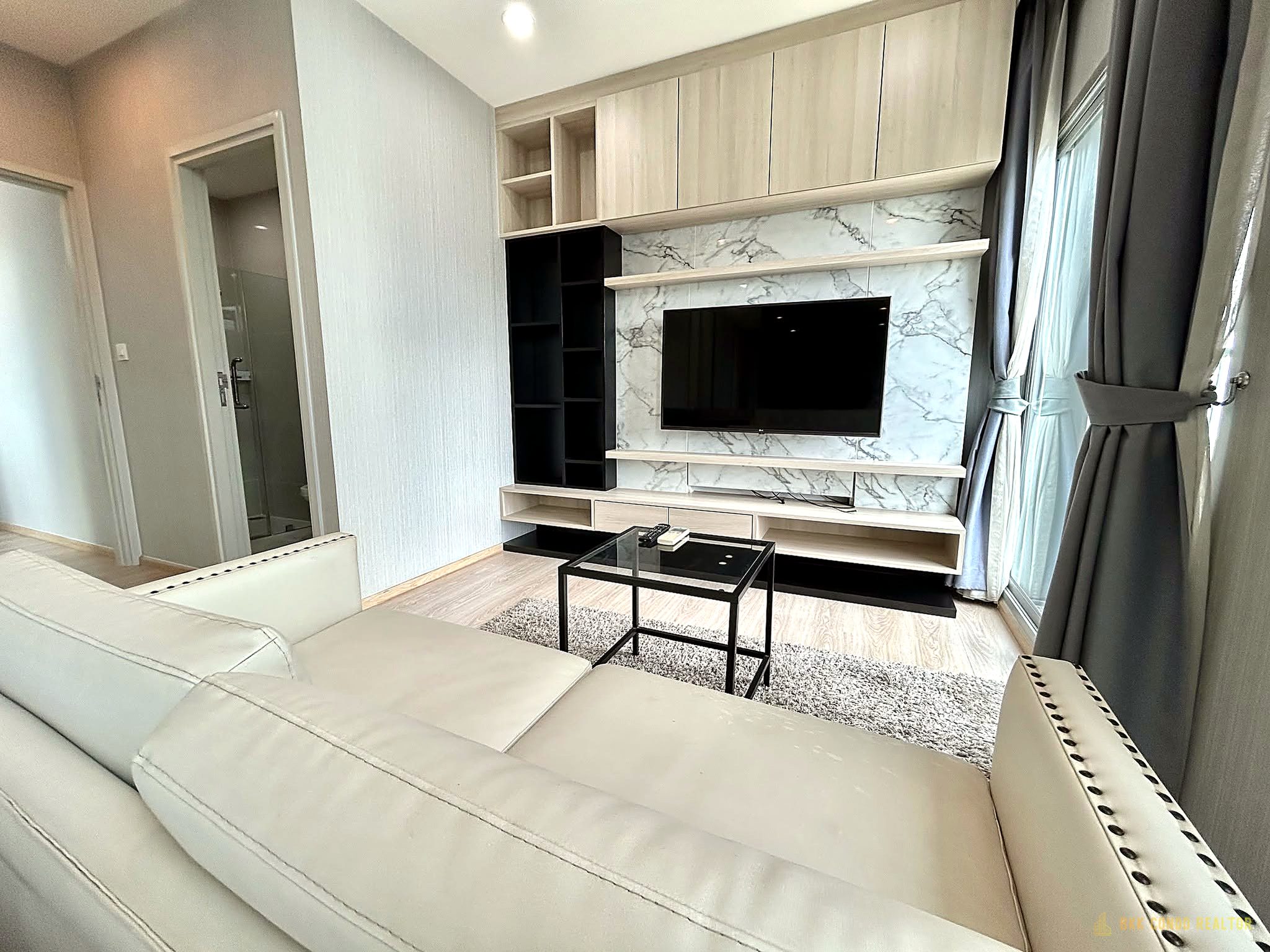 2-Bedroom Condo for Rent at Noble Revolve Ratchada 1 (54 sqm) — Huai Khwang MRT