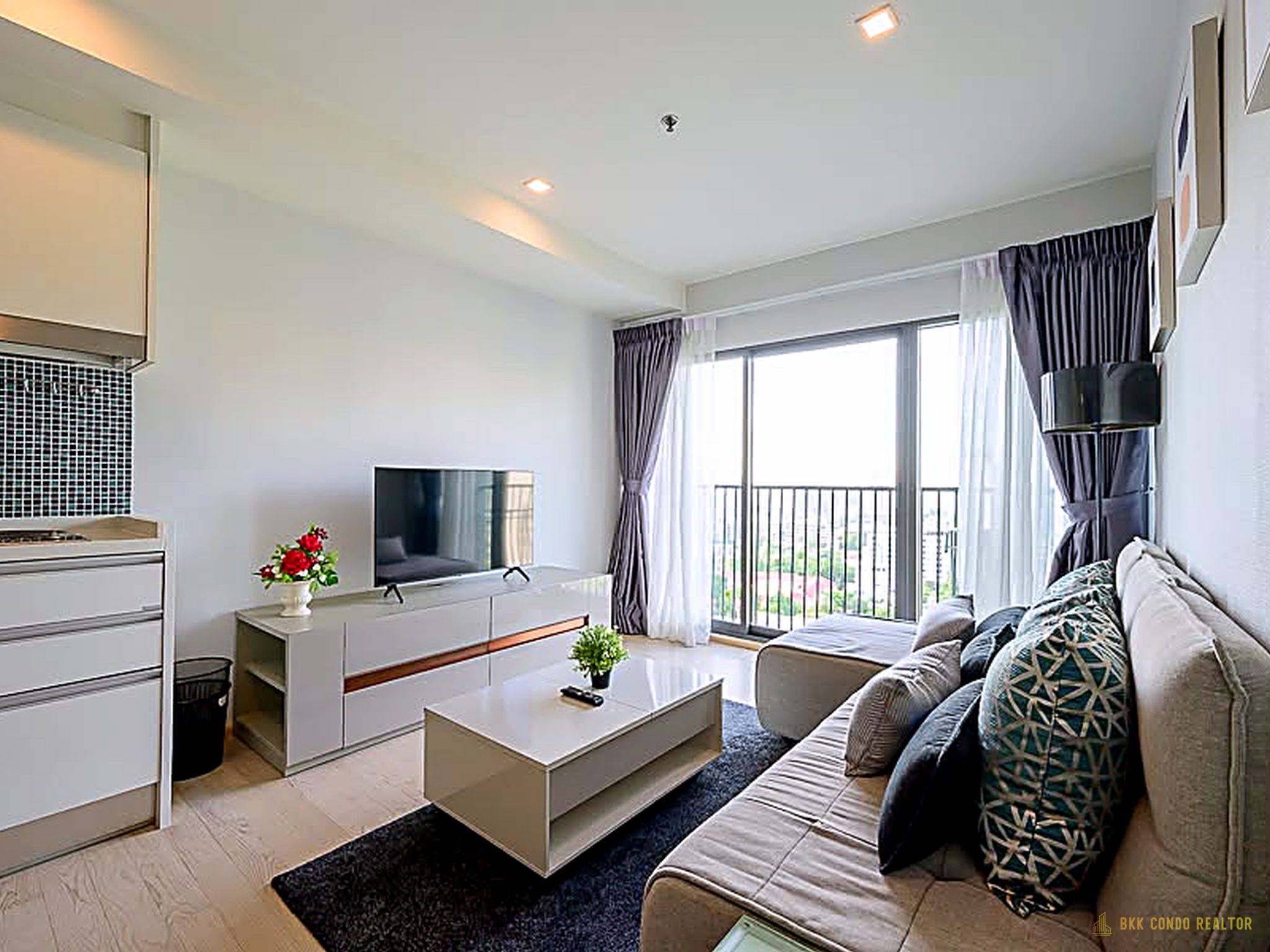 1-Bedroom Condo for Rent at Noble Remix Thonglor (43 sqm) — Thonglor BTS
