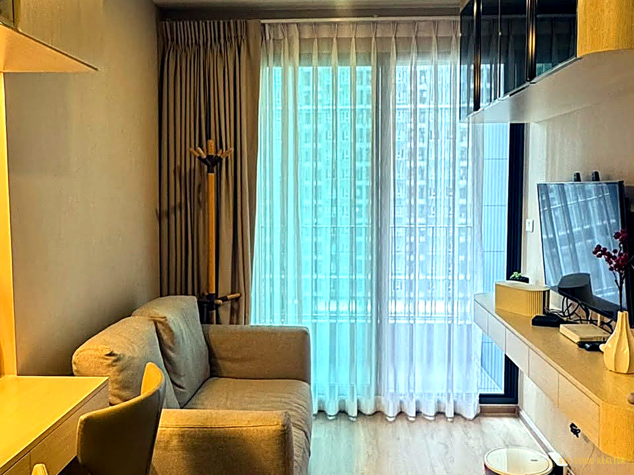 1-Bedroom Condo for Rent at Ideo O2 Bangna (33 sqm) — Bangna BTS