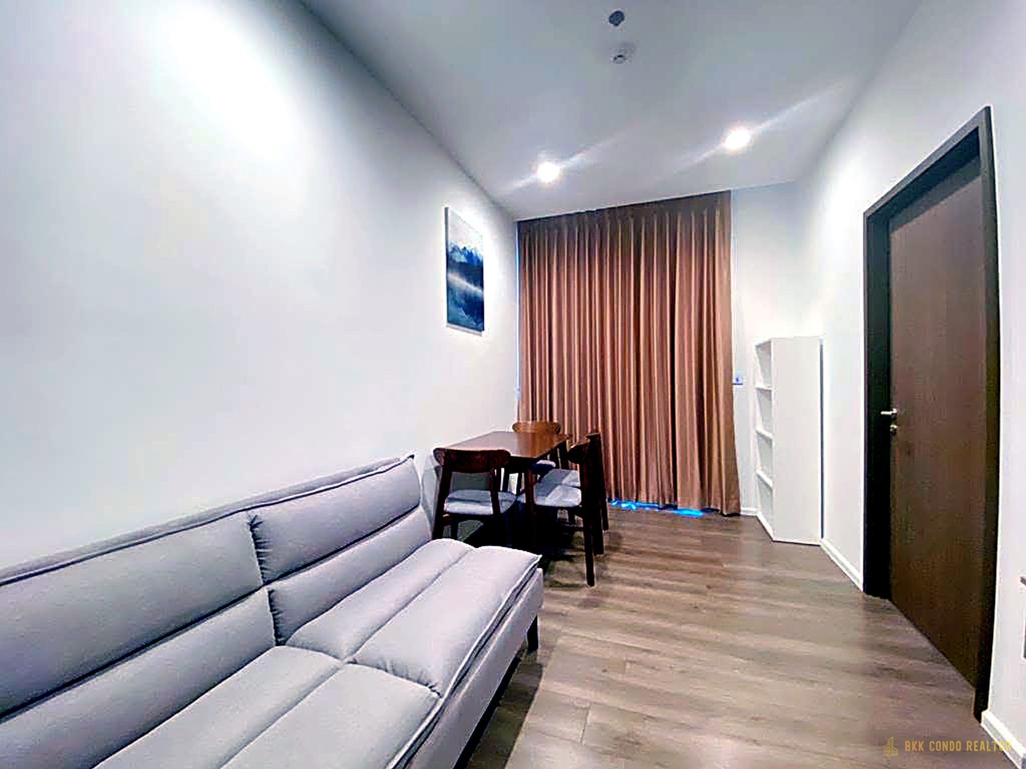 1-Bedroom Condo for Rent at Whizdom Essence (33 sqm) — Punnawithi BTS