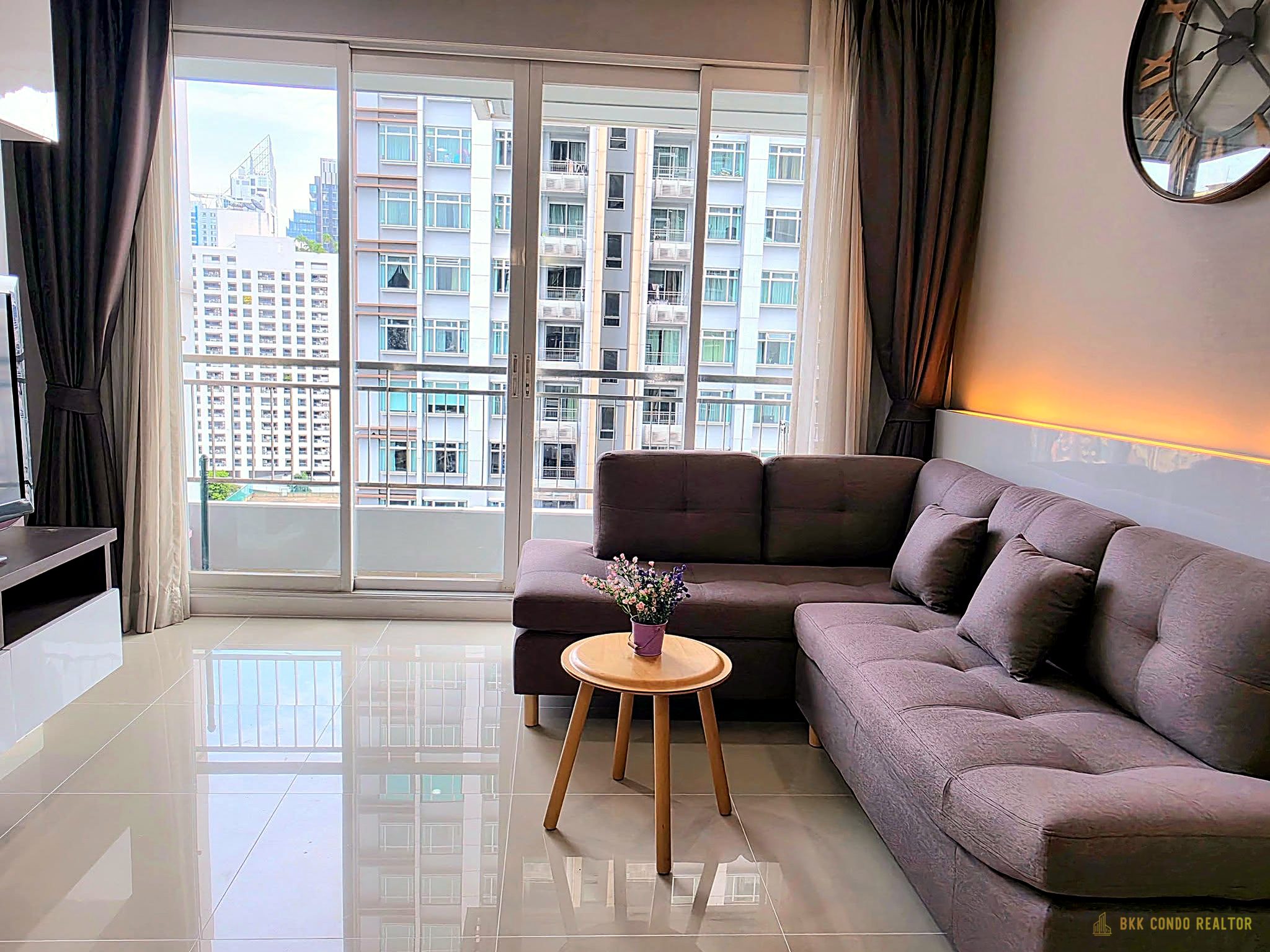 1-Bedroom Condo for Rent at Circle Condominium (48 sqm) — MRT Phetchaburi