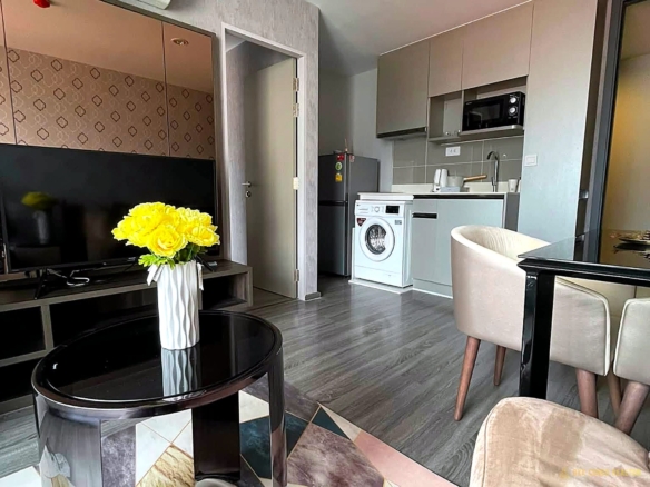 1-Bedroom Condo for Rent at IDEO Mobi Sukhumvit 40 (34.9 sqm) — Ekkamai BTS