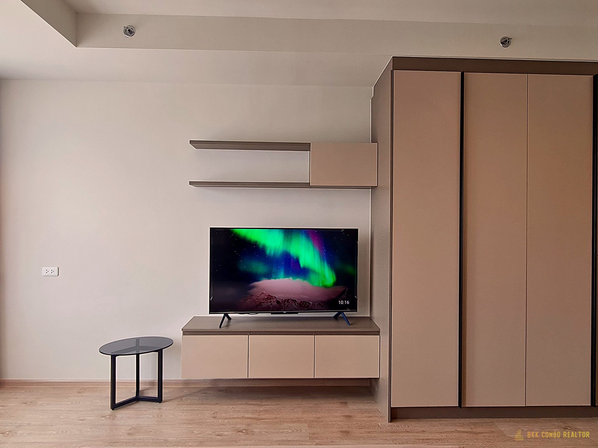 Studio Condo for Rent at Ideo Sathorn Wongwianyai (27 sqm) — Wongwian Yai BTS