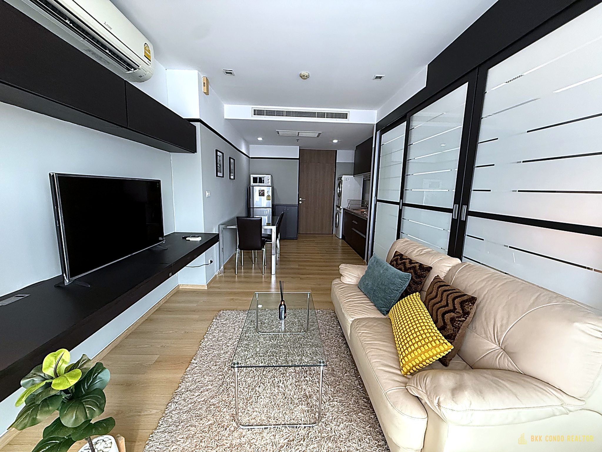 1-Bedroom Condo for Rent at Noble Remix Thonglor (40 sqm) — Thonglor BTS