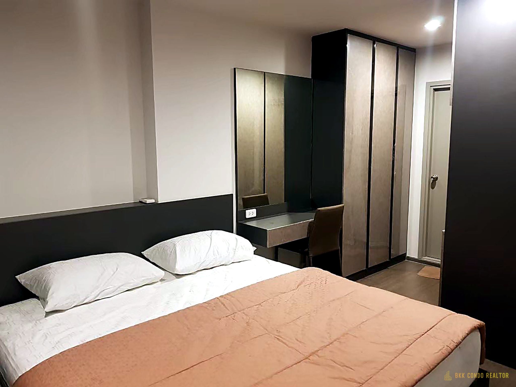1-Bedroom Condo for Rent at Ideo Phahol-Jatujak (35 sqm) — Saphan Khwai BTS