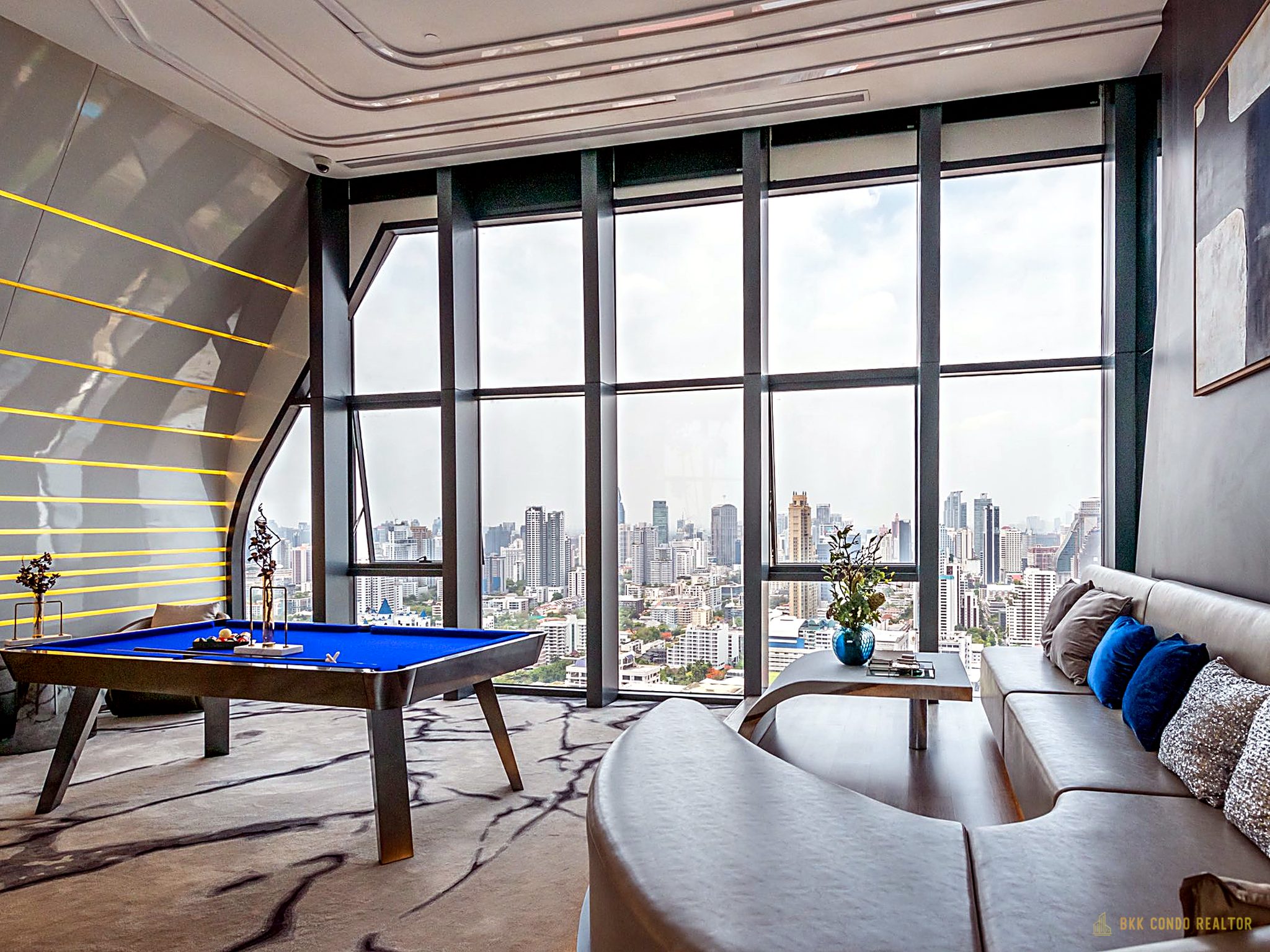 1-Bedroom Condo for Rent at IDEO Mobi Asoke (29 sqm) — Phetchaburi MRT