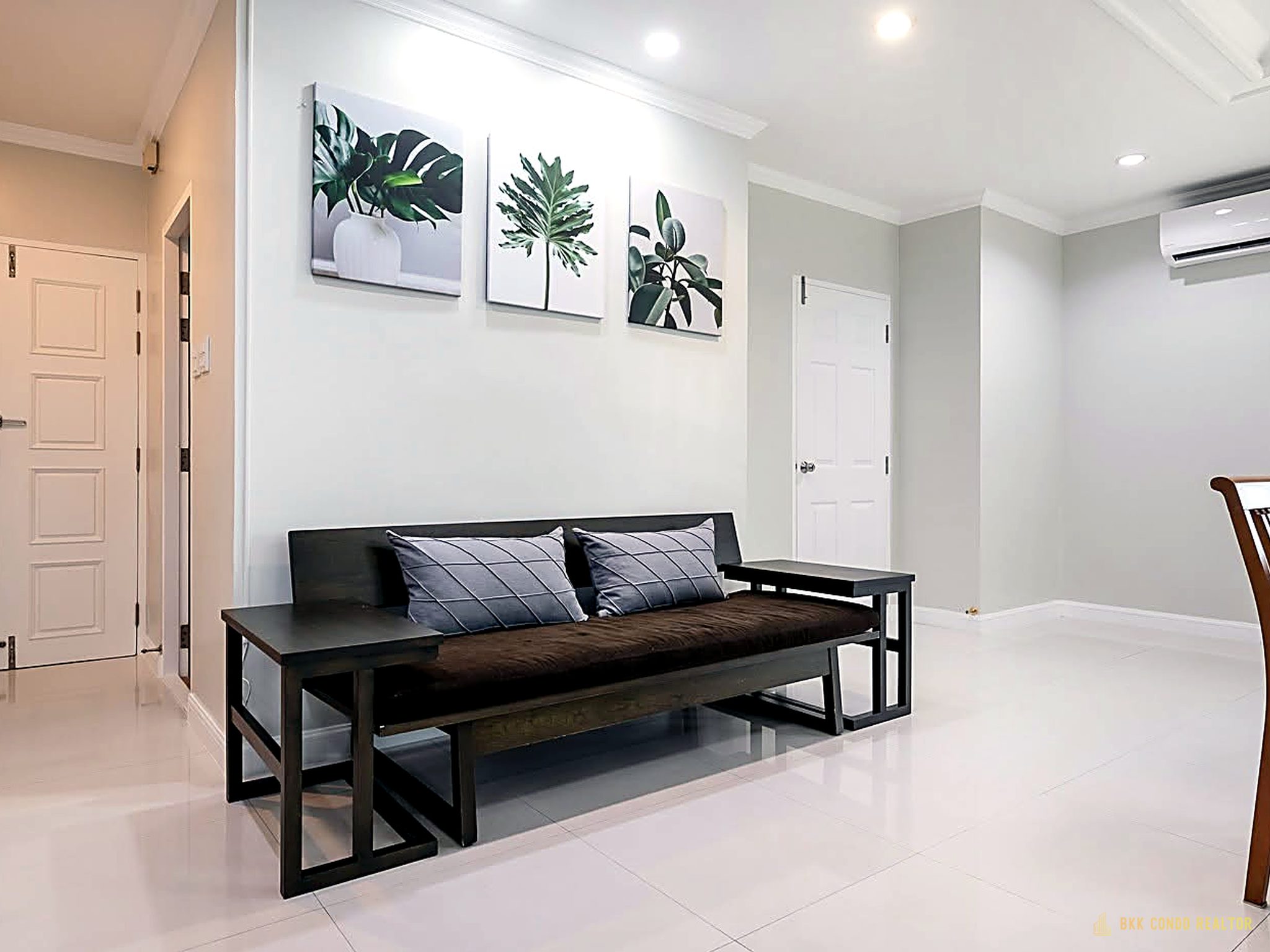 3-Bedroom Condo for Rent at Fiftyfif Tower (223 sqm) — Thonglor BTS